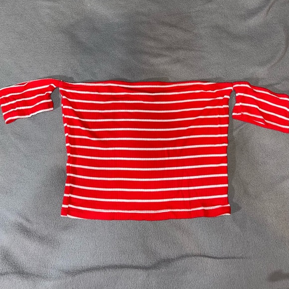 Striped Off-the-Shoulder Cropped Top - Picture 1 of 2